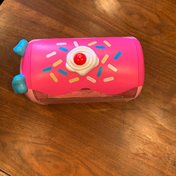 Shopkins Cutie Cars Pink Van Collectors Storage Container Used - Picture 4 of 6